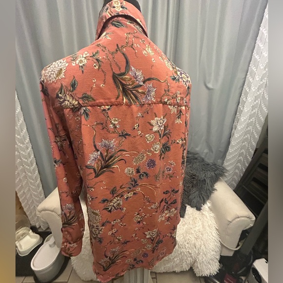 August Silk 100% button down floral shirt  blouse Size M - Picture 4 of 8